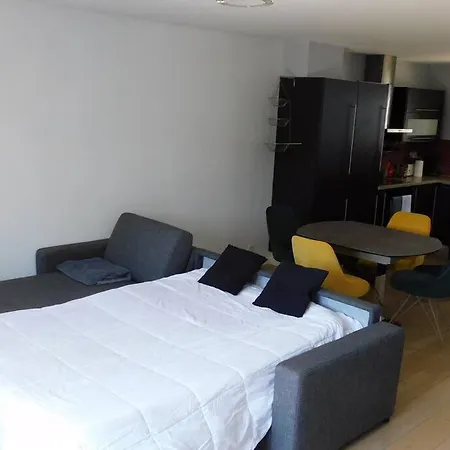 Апартаменты Maison Mitoyenne Превессен-Моэн